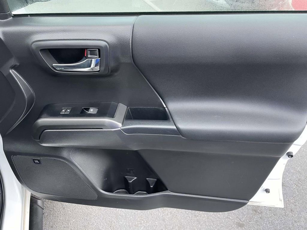 Used 2022 Toyota Tacoma TRD Off-Road w/ TRD Premium Off Road Package image 47