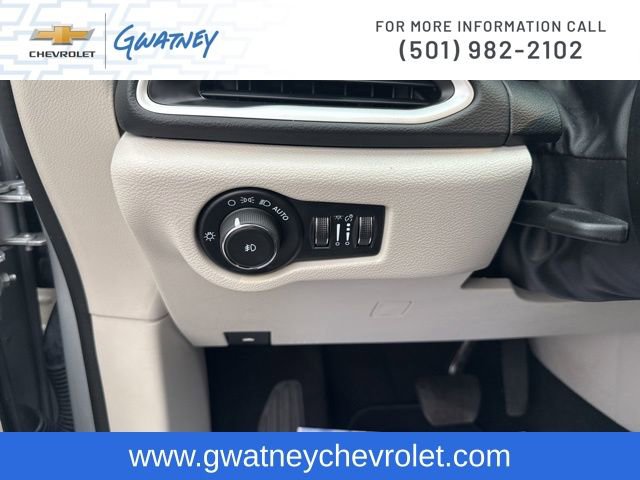 Used 2024 Chrysler Pacifica Touring-L image 19