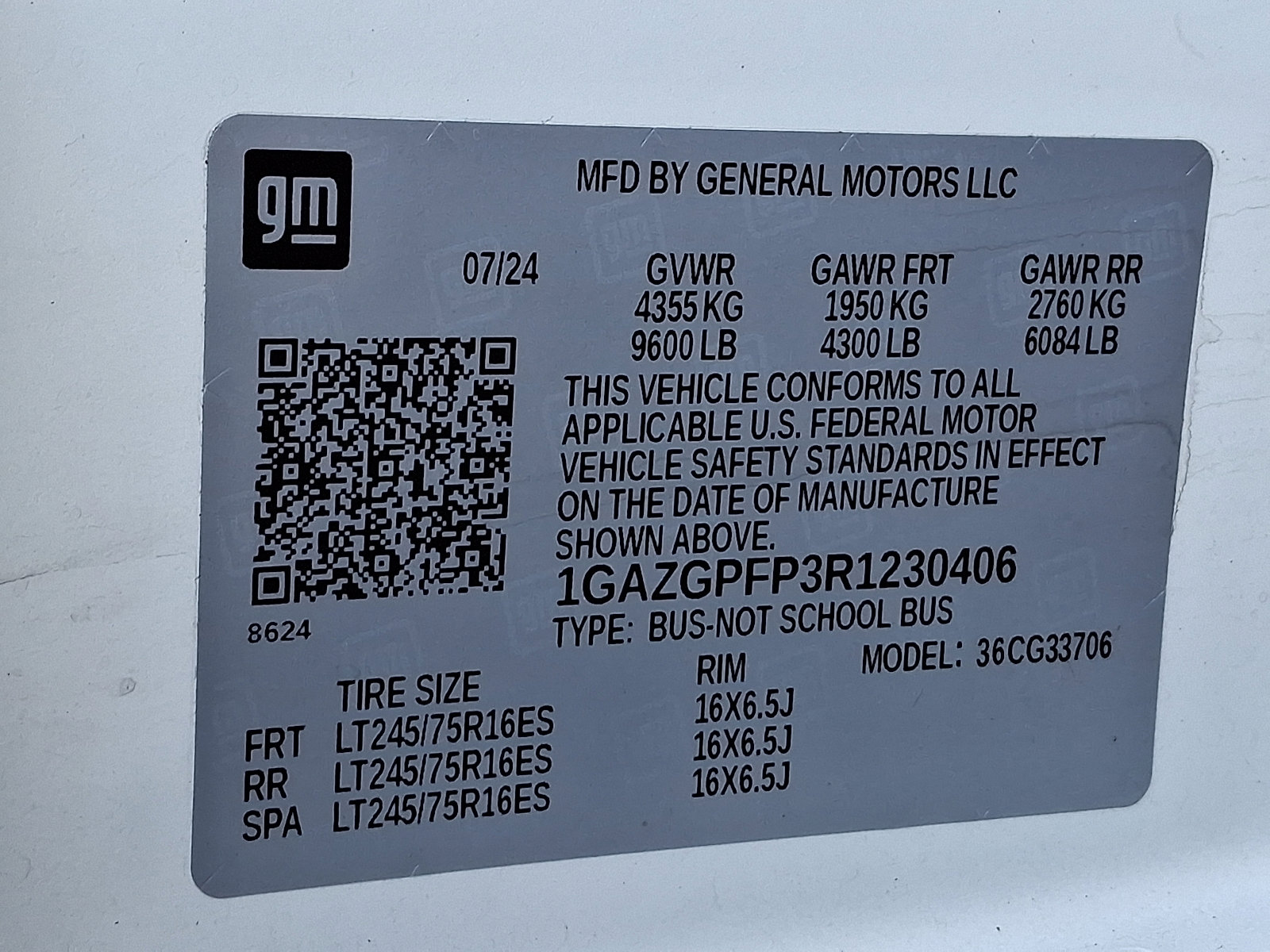 Used 2024 Chevrolet Express 3500 LT w/ LT Preferred Equipment Group RWD image 27