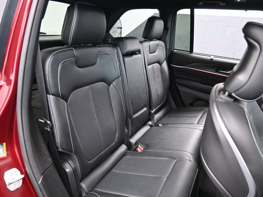 Used 2023 Jeep Grand Cherokee Overland w/ Luxury Tech Group IV image 48