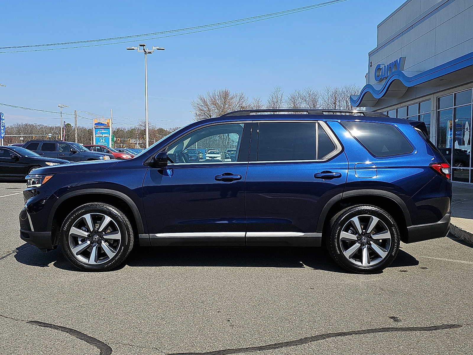 Used 2025 Honda Pilot Touring image 7