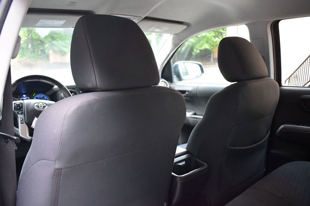 Used 2021 Toyota Tacoma SR5 w/ Trail Edition image 31