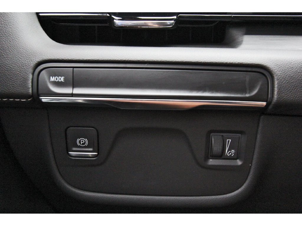 Certified 2024 Cadillac Escalade Luxury RWD image 20