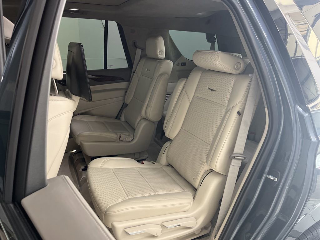 Used 2021 Cadillac Escalade Premium Luxury Platinum AWD/4WD image 19