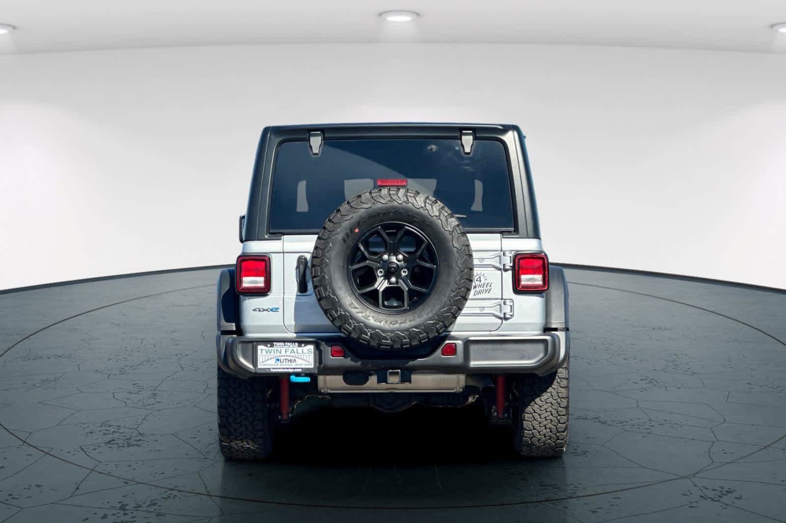 Used 2024 Jeep Wrangler Unlimited AWD/4WD image 7