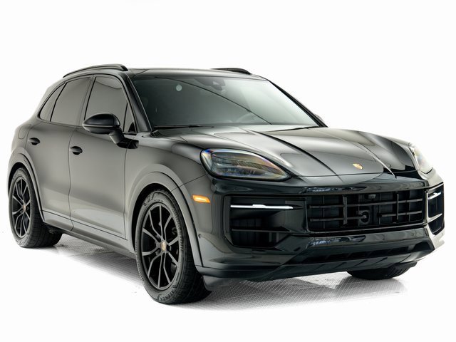 Certified 2025 Porsche Cayenne GTS image 36