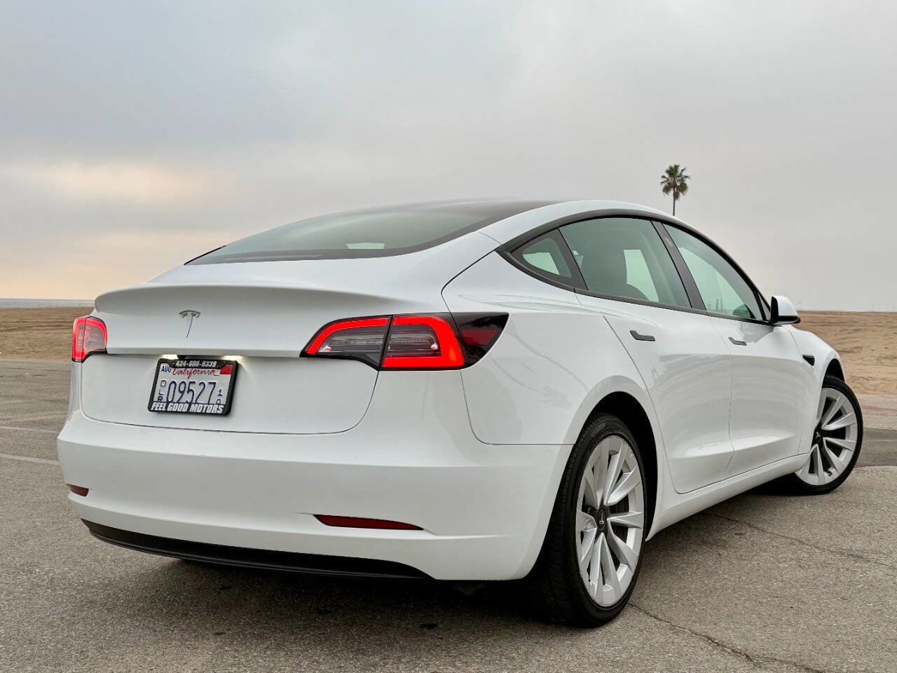 Used 2023 Tesla Model 3 Standard Range image 4