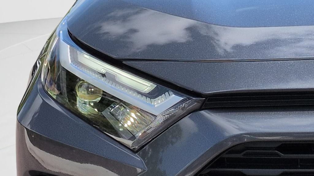 Used 2025 Toyota RAV4 LE AWD/4WD image 23