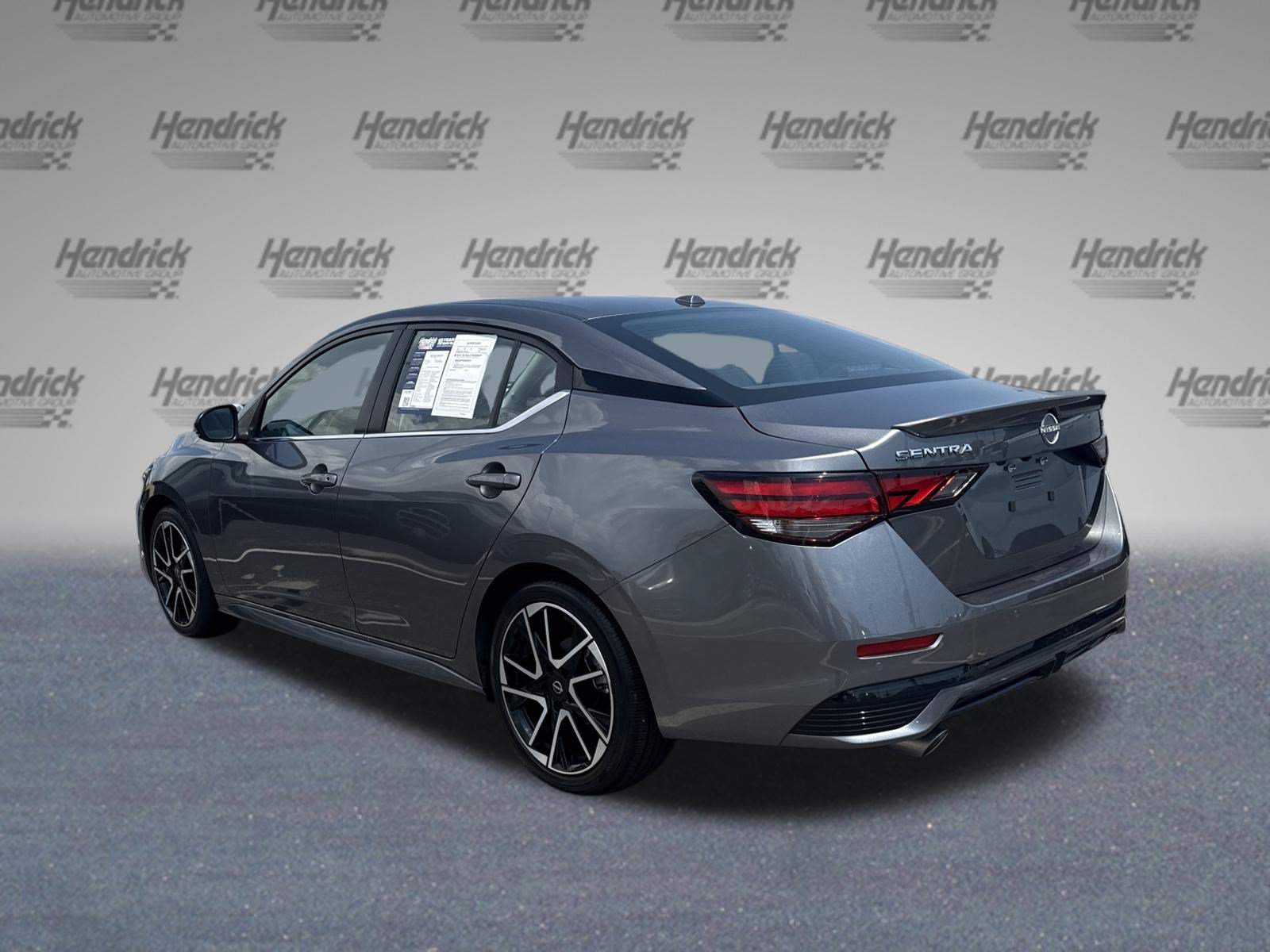 Used 2025 Nissan Sentra SR FWD image 7