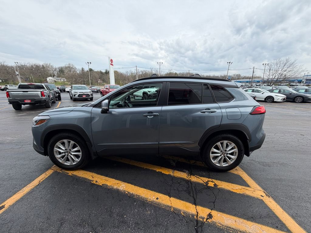 Used 2023 Toyota Corolla Cross LE image 8