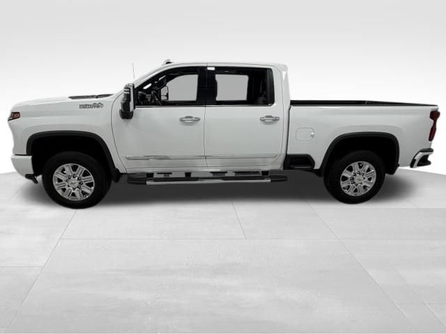 Certified 2024 Chevrolet Silverado 2500 High Country w/ High Country Premium Package AWD/4WD image 3