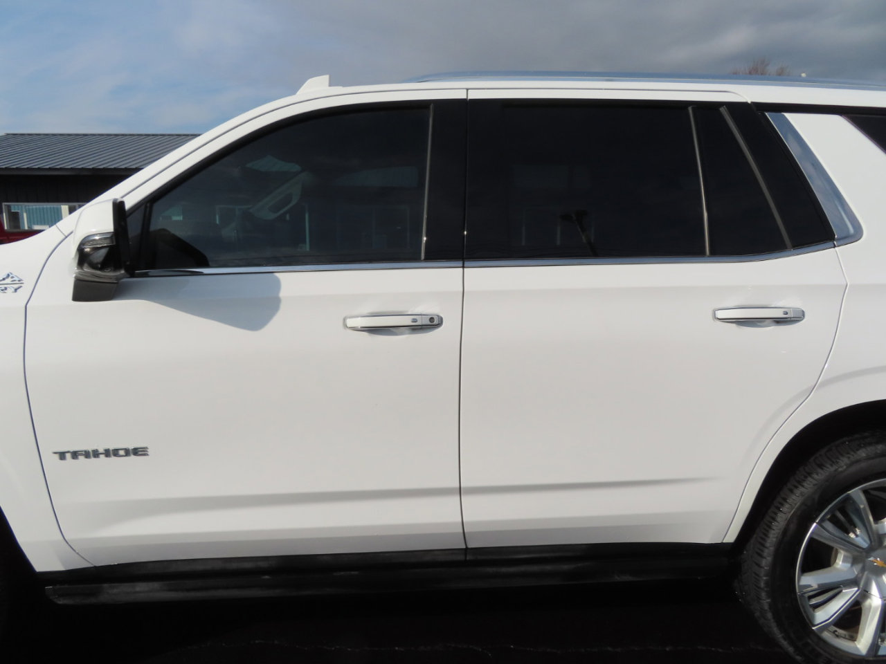 Used 2021 Chevrolet Tahoe High Country w/ Premium Package image 15