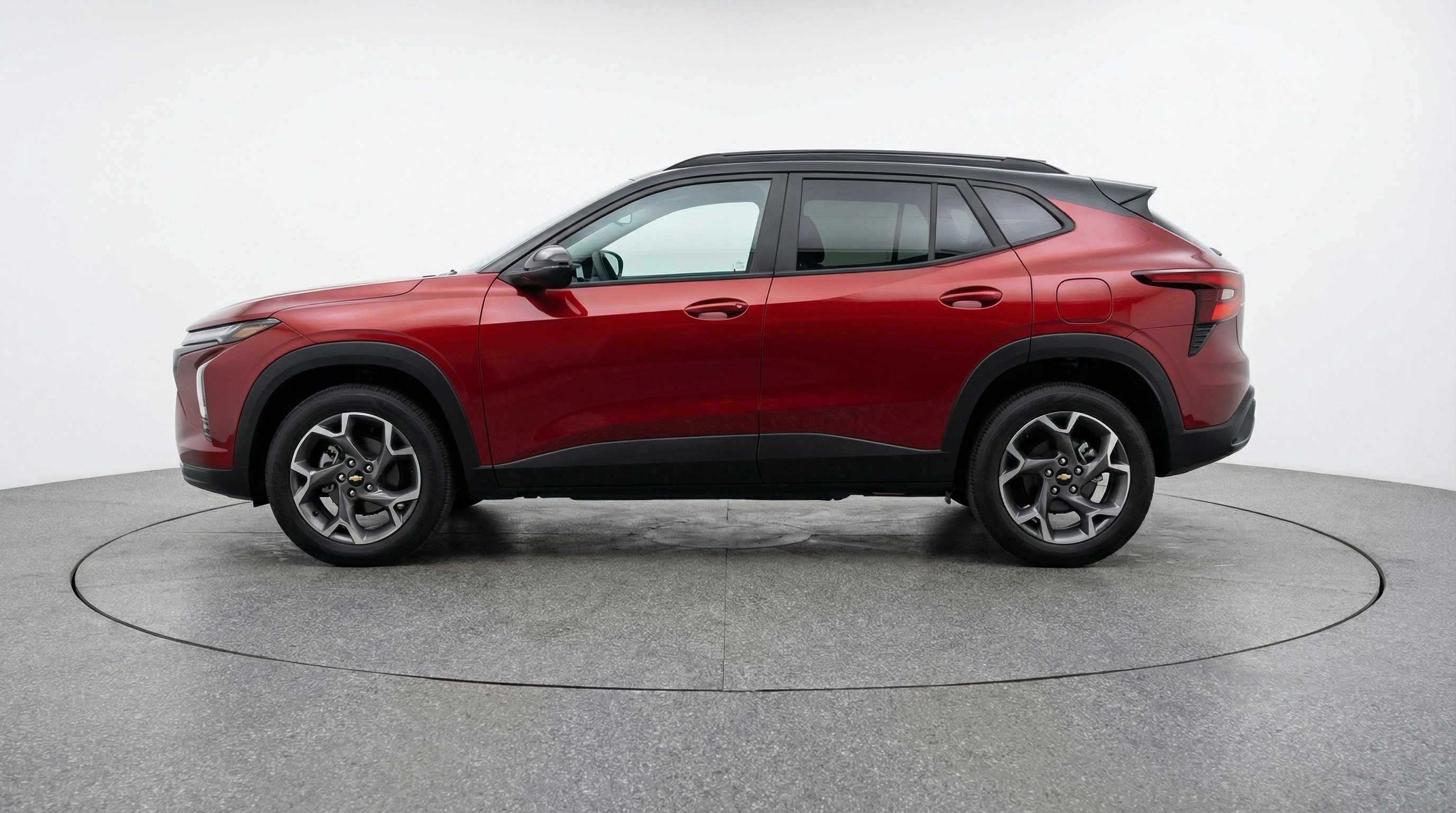 Used 2025 Chevrolet Trax LT w/ LT Convenience Package image 5