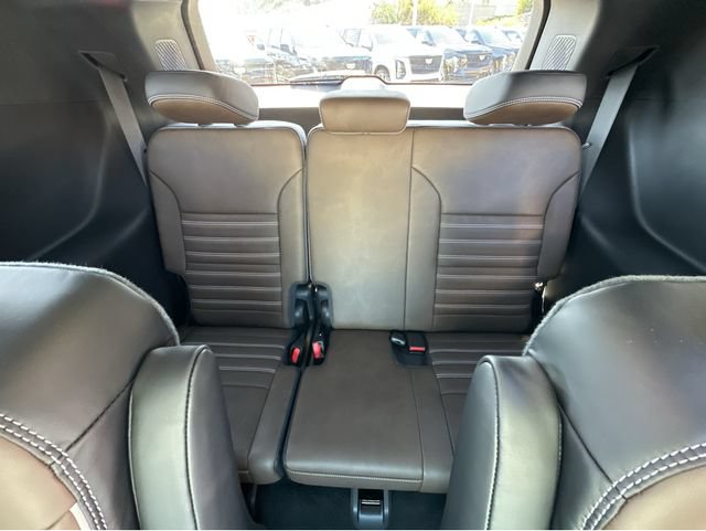 New 2026 GMC Acadia Denali Ultimate w/ LPO, Floor Liner Package AWD/4WD image 18