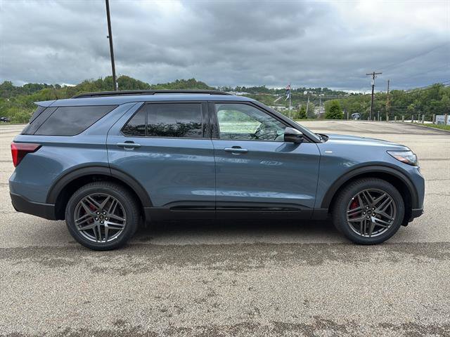 New 2026 Ford Explorer ST-Line w/ ST-Line Street Pack AWD/4WD image 5