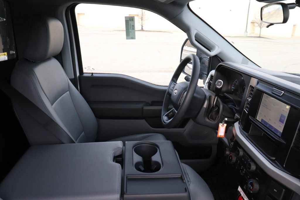 New 2026 Ford F550 4x4 Regular Cab Super Duty image 11