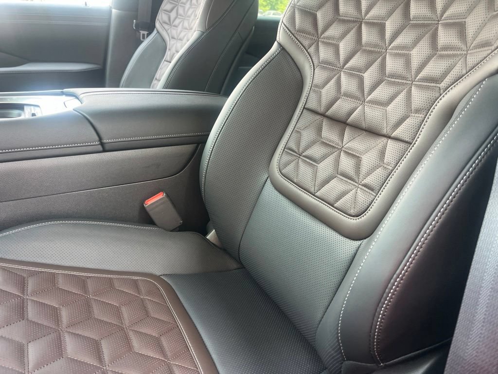 New 2026 Nissan Armada Platinum RWD image 19
