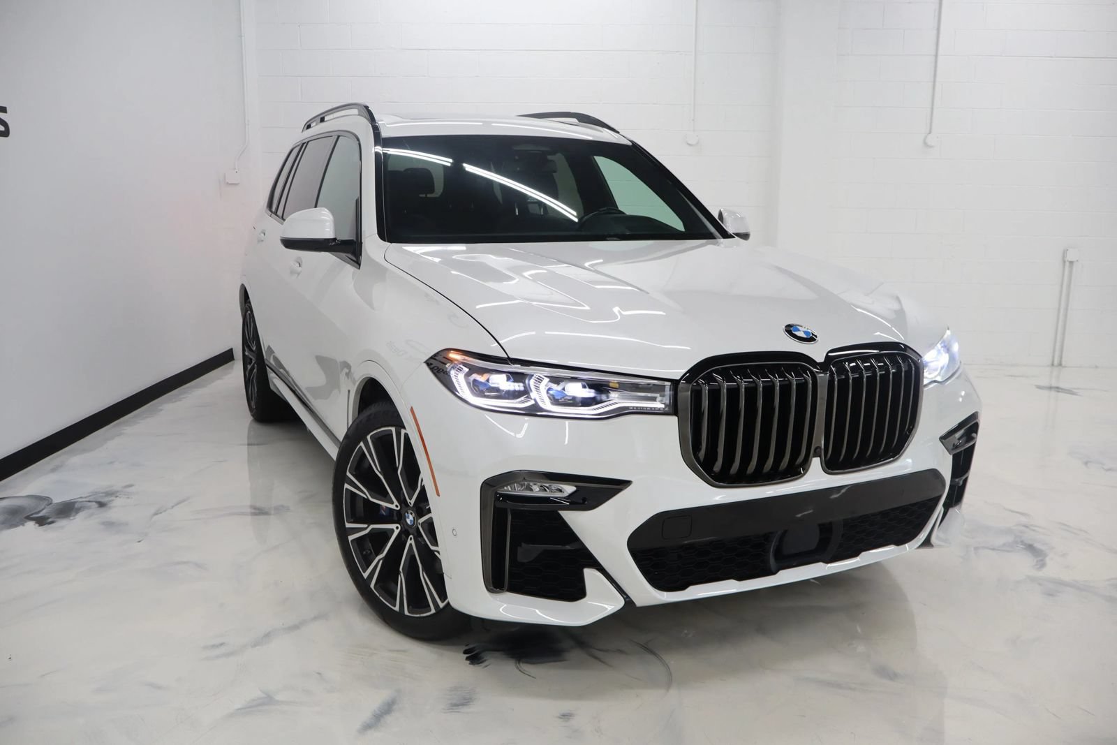 Used 2020 BMW X7 M50i AWD/4WD image 2