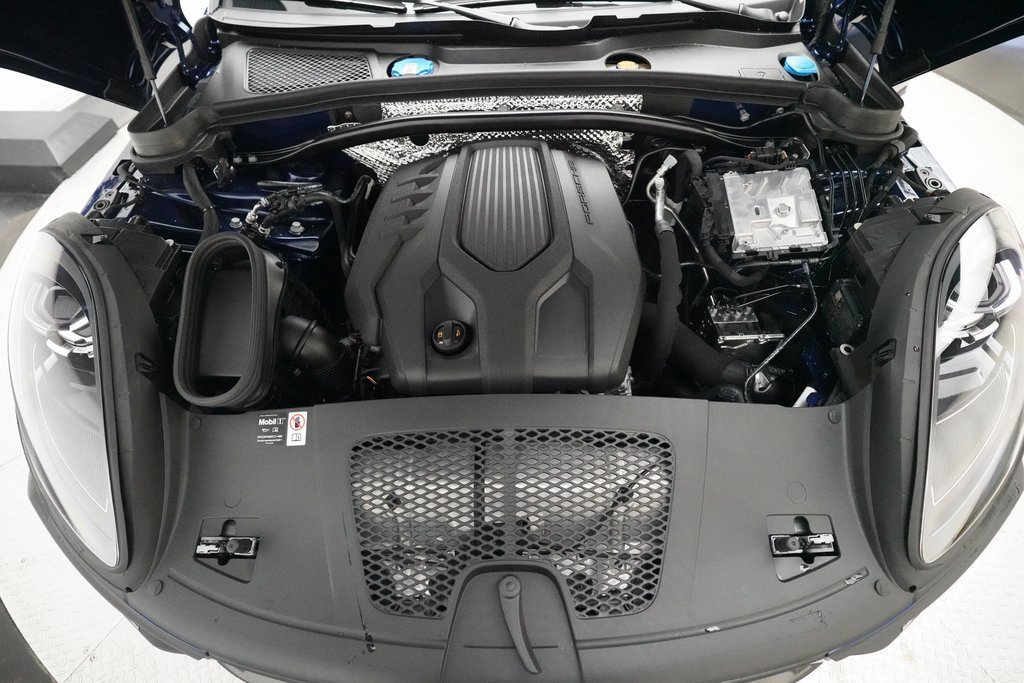 Used 2025 Porsche Macan Turbo image 32