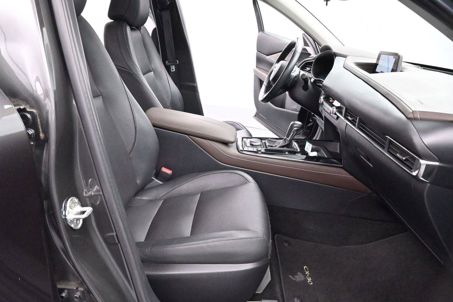Used 2021 MAZDA CX-30 FWD 2.5 S w/ Premium Package image 30