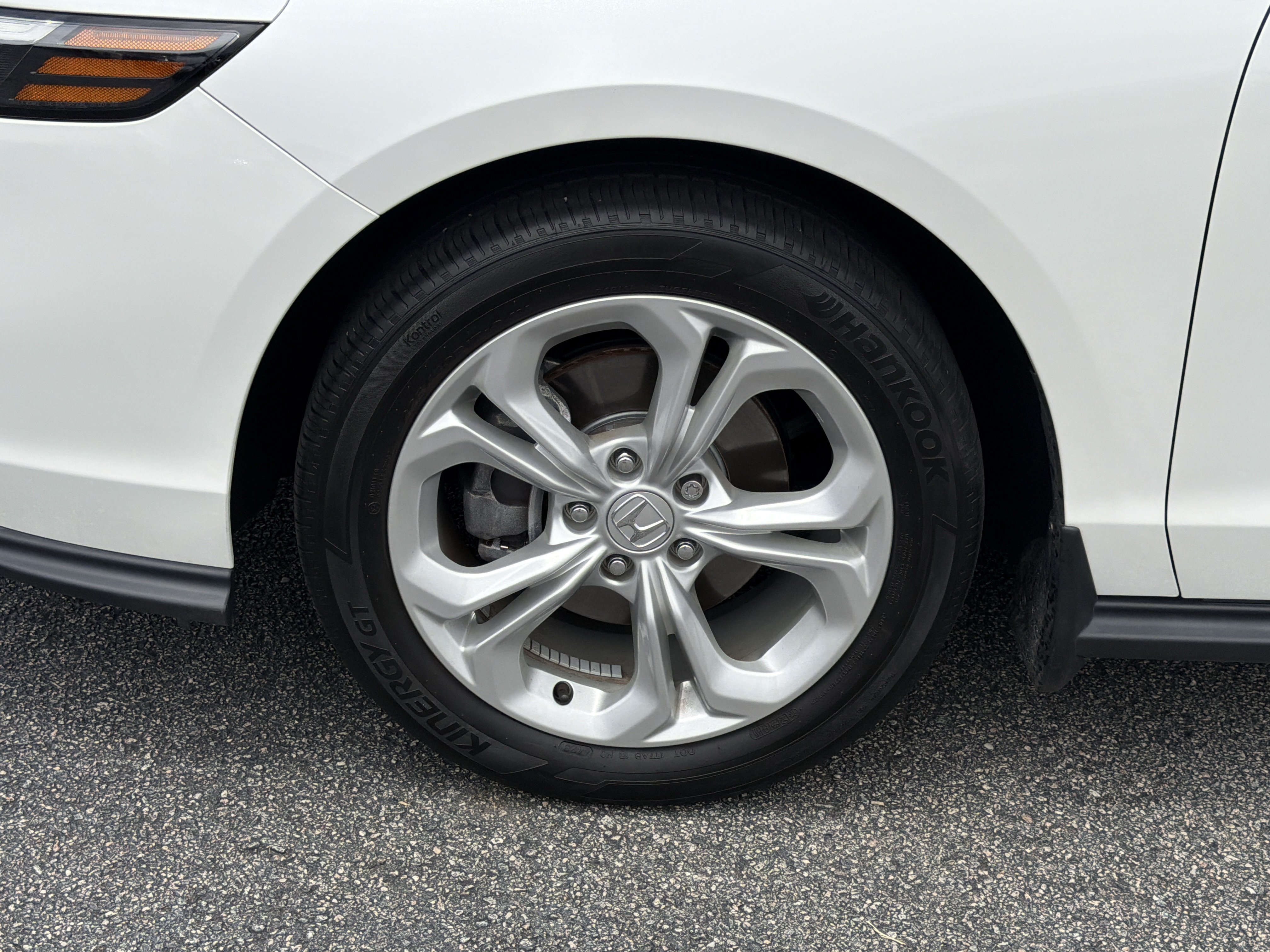 Used 2024 Honda Accord LX image 9
