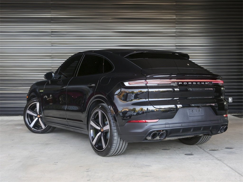 Certified 2025 Porsche Cayenne E-Hybrid Coupe image 3