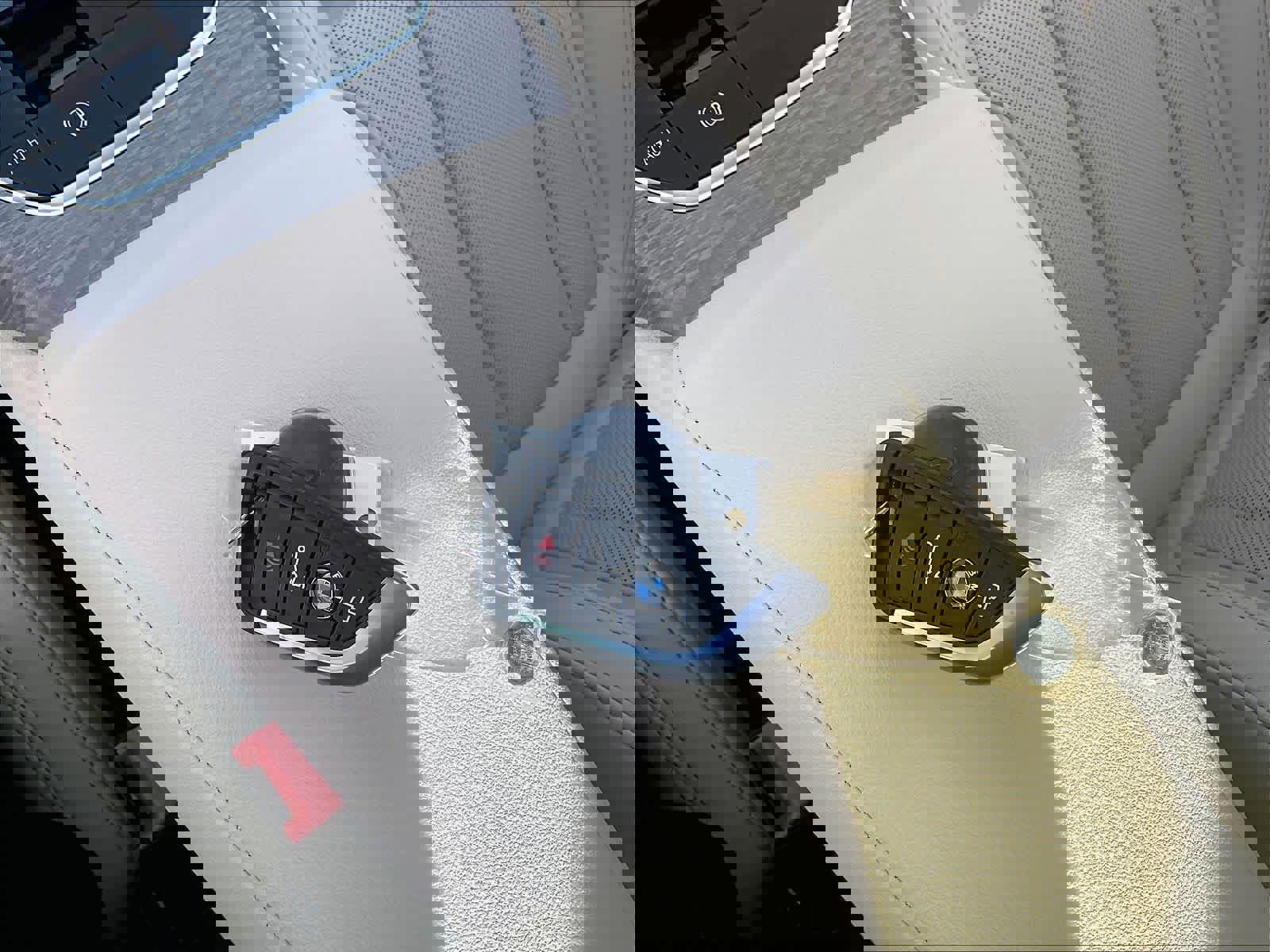 Certified 2025 BMW 330i Sedan w/ Convenience Package image 13