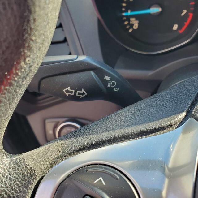 Used 2015 Ford Escape SE image 23