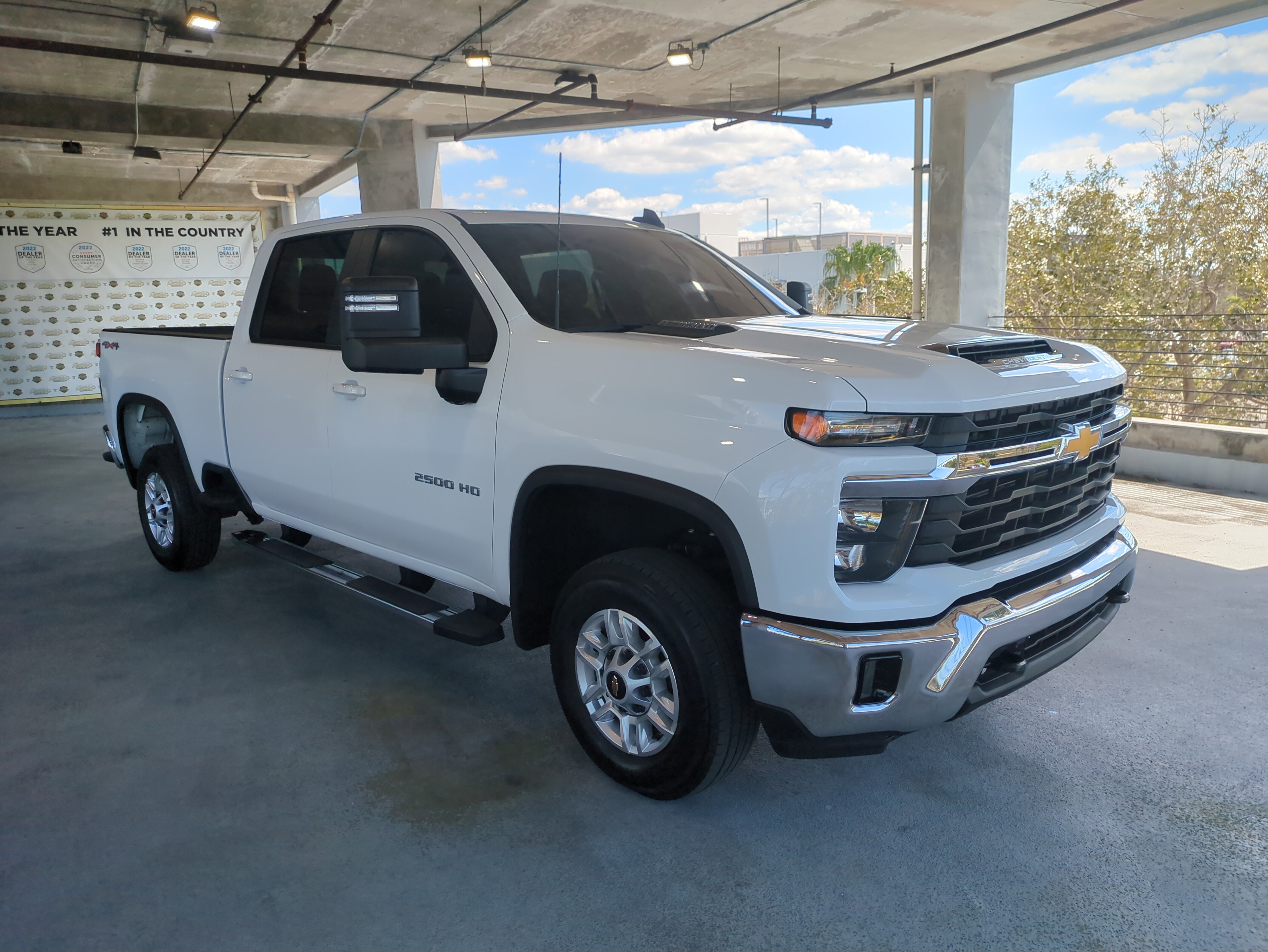 Used 2025 Chevrolet Silverado 2500 LT w/ Convenience Package image 2