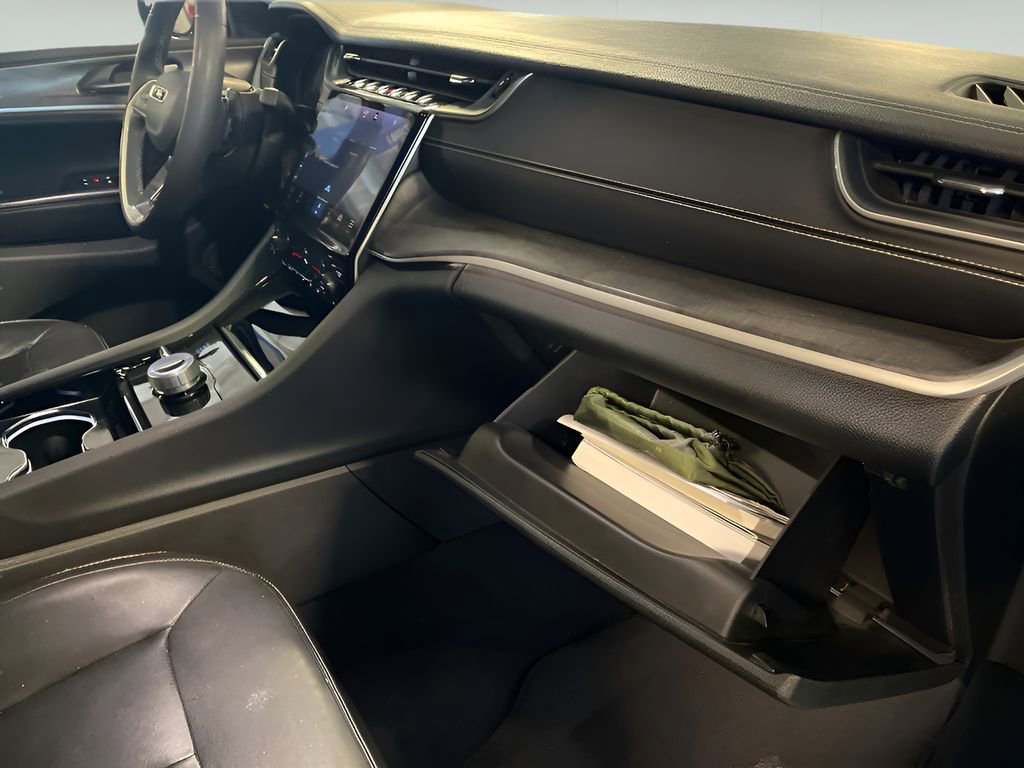 Used 2023 Jeep Grand Cherokee Limited image 20