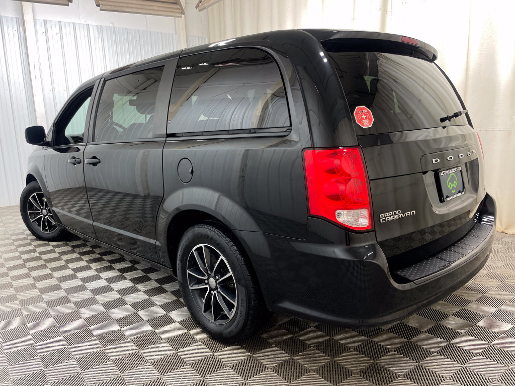 Used 2018 Dodge Grand Caravan SE FWD image 13