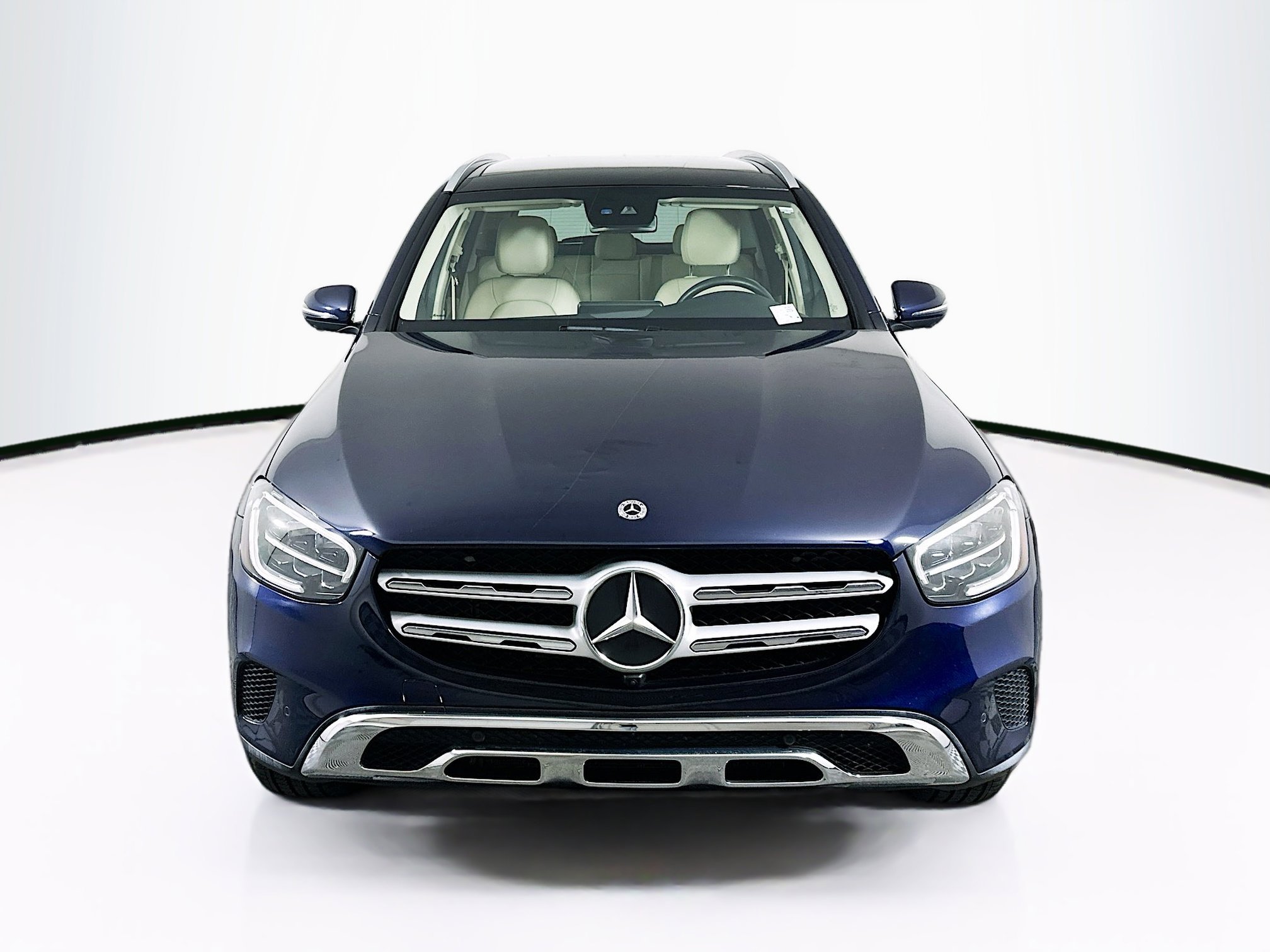 Used 2022 Mercedes-Benz GLC 300 4MATIC image 2