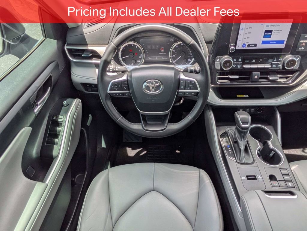 Used 2023 Toyota Highlander XLE FWD image 18
