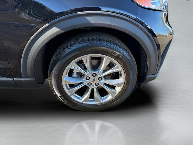 Used 2023 Ford Explorer XLT w/ Equipment Group 202A AWD/4WD image 30