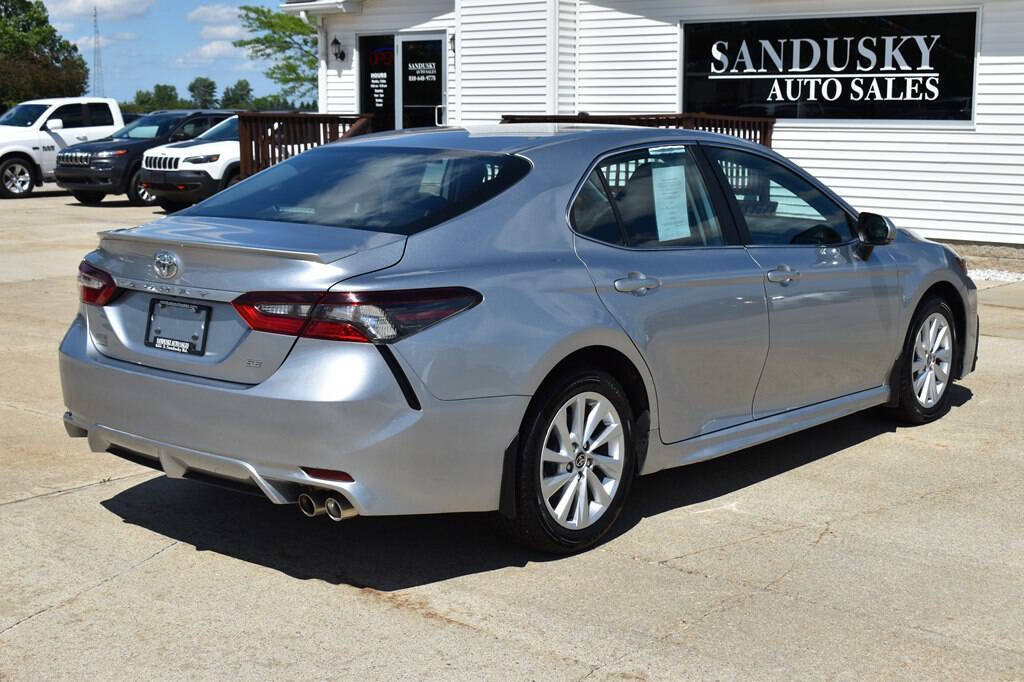 Used 2024 Toyota Camry SE FWD image 3