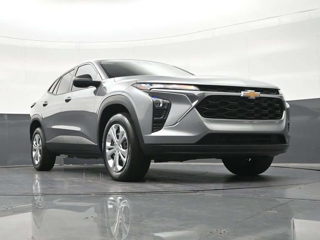 Used 2024 Chevrolet Trax LS FWD image 30