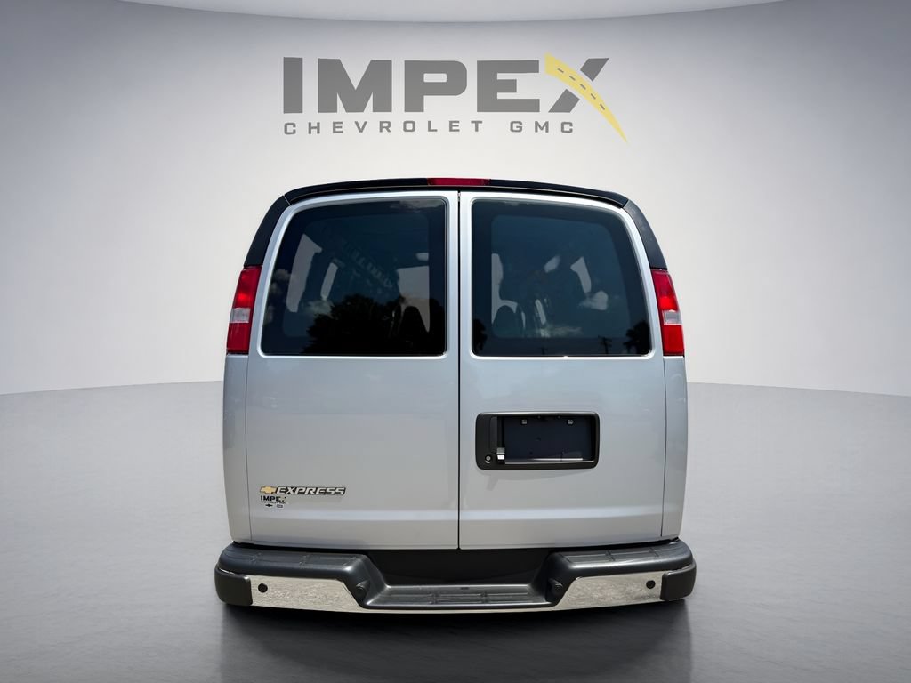New 2026 Chevrolet Express 3500 Extended w/ Driver Convenience Package RWD image 4