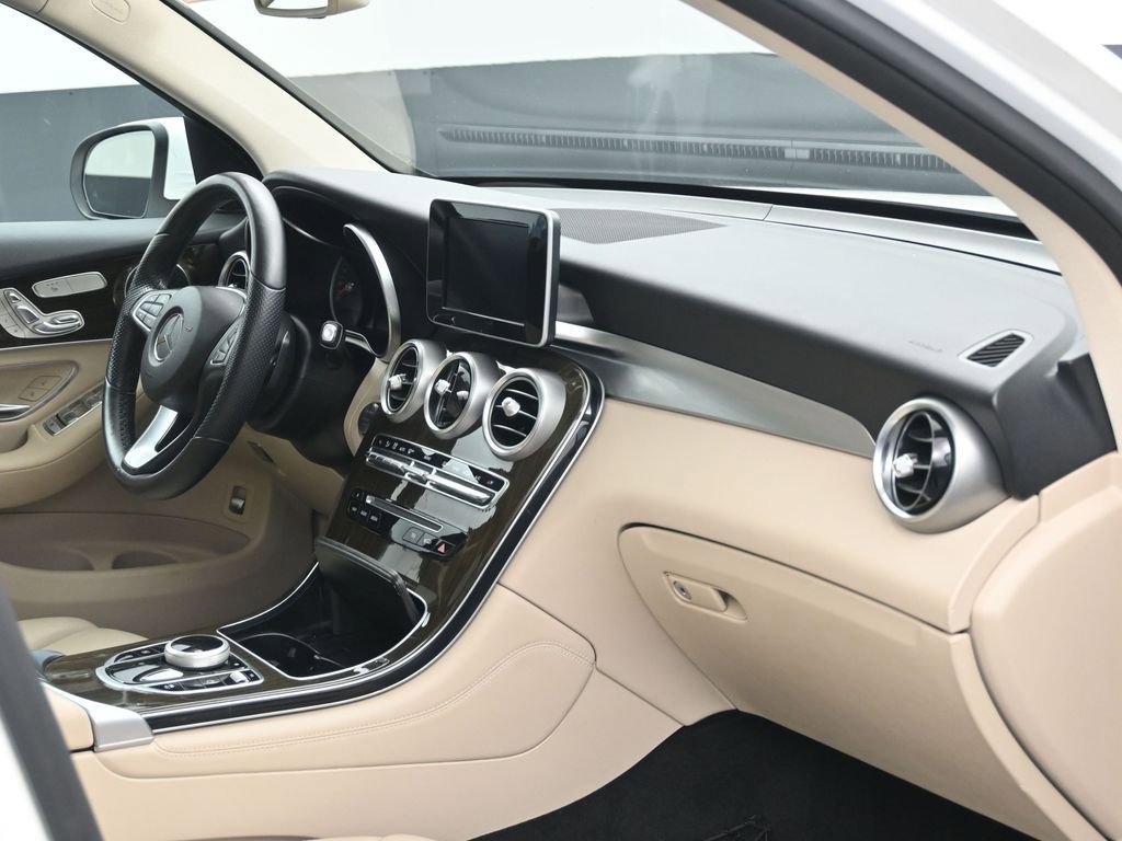 Used 2018 Mercedes-Benz GLC 300 4MATIC image 6