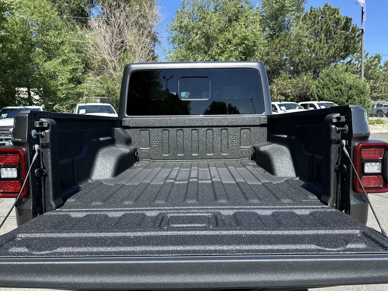 New 2025 Jeep Gladiator Rubicon w/ Convenience Group image 19