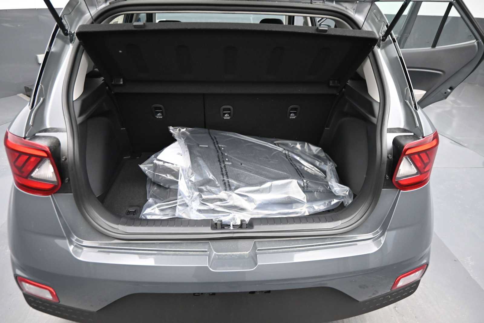 New 2026 Hyundai Venue SEL FWD image 13
