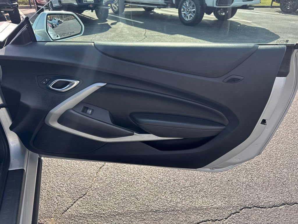 Used 2017 Chevrolet Camaro SS image 15