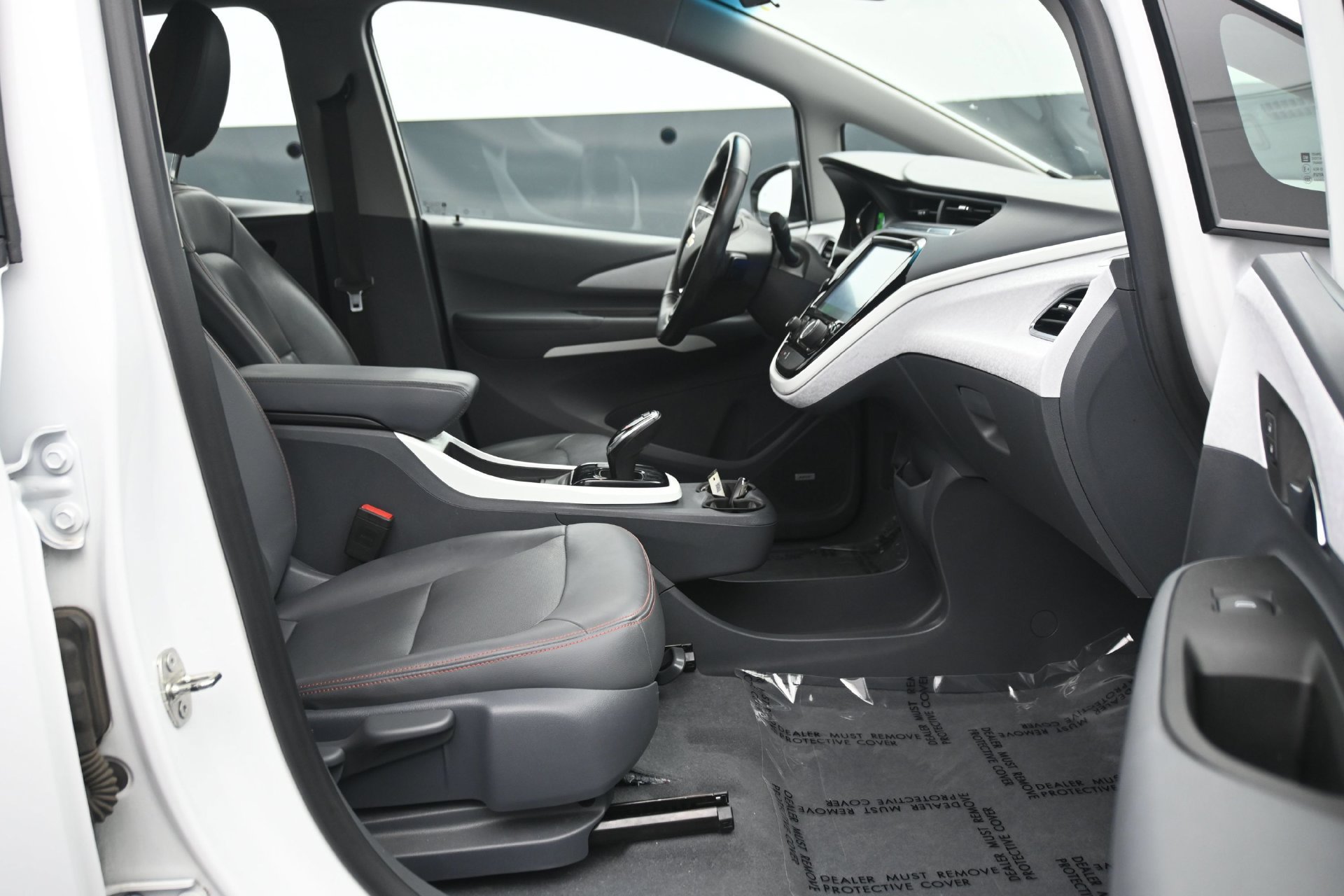 Used 2019 Chevrolet Bolt Premier w/ Infotainment Package FWD image 13