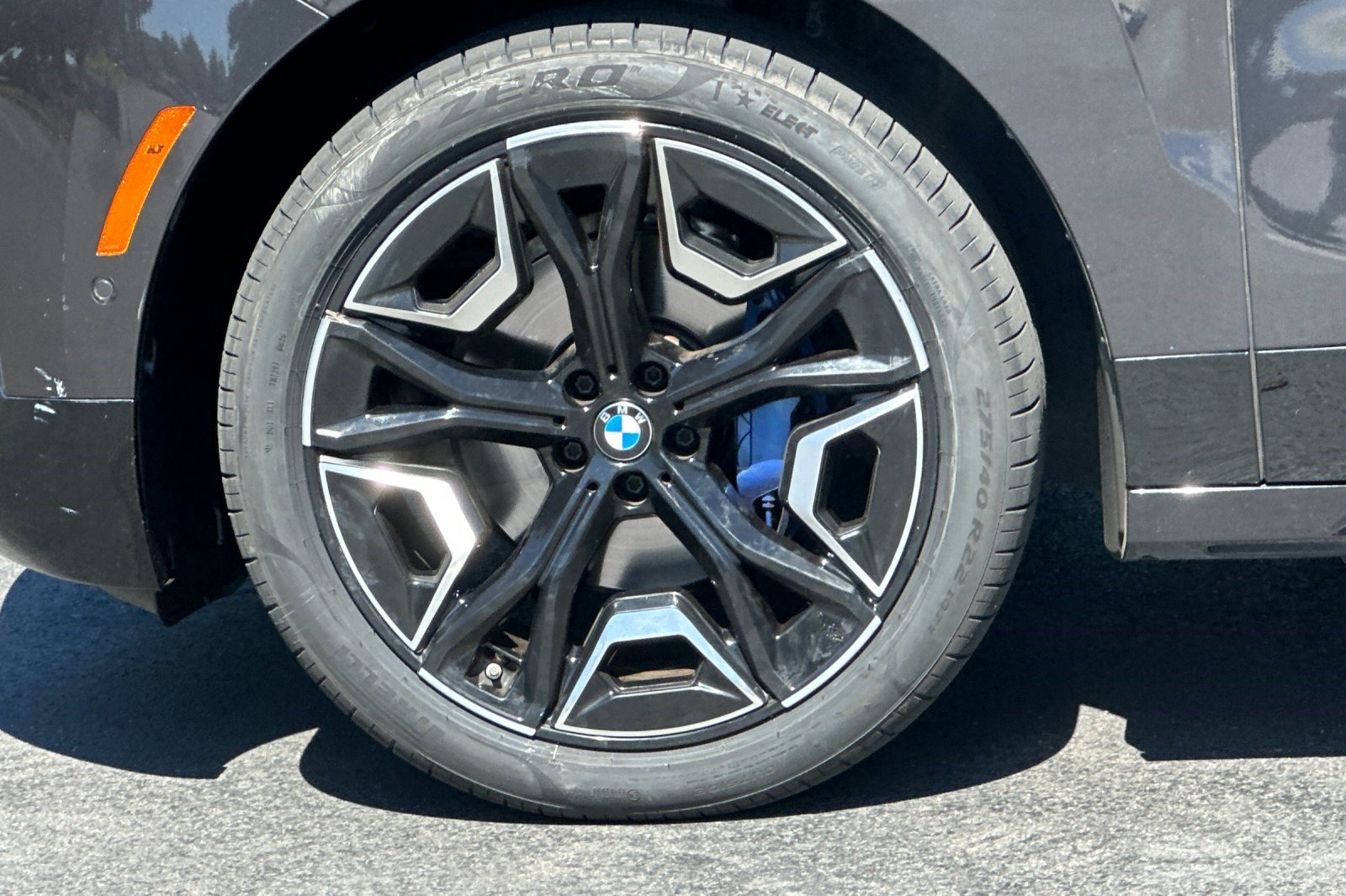 Used 2024 BMW iX xDrive50 w/ Premium Package AWD/4WD image 38