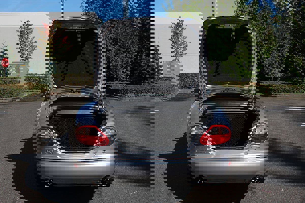 Used 2000 Jaguar XK8 Convertible image 36