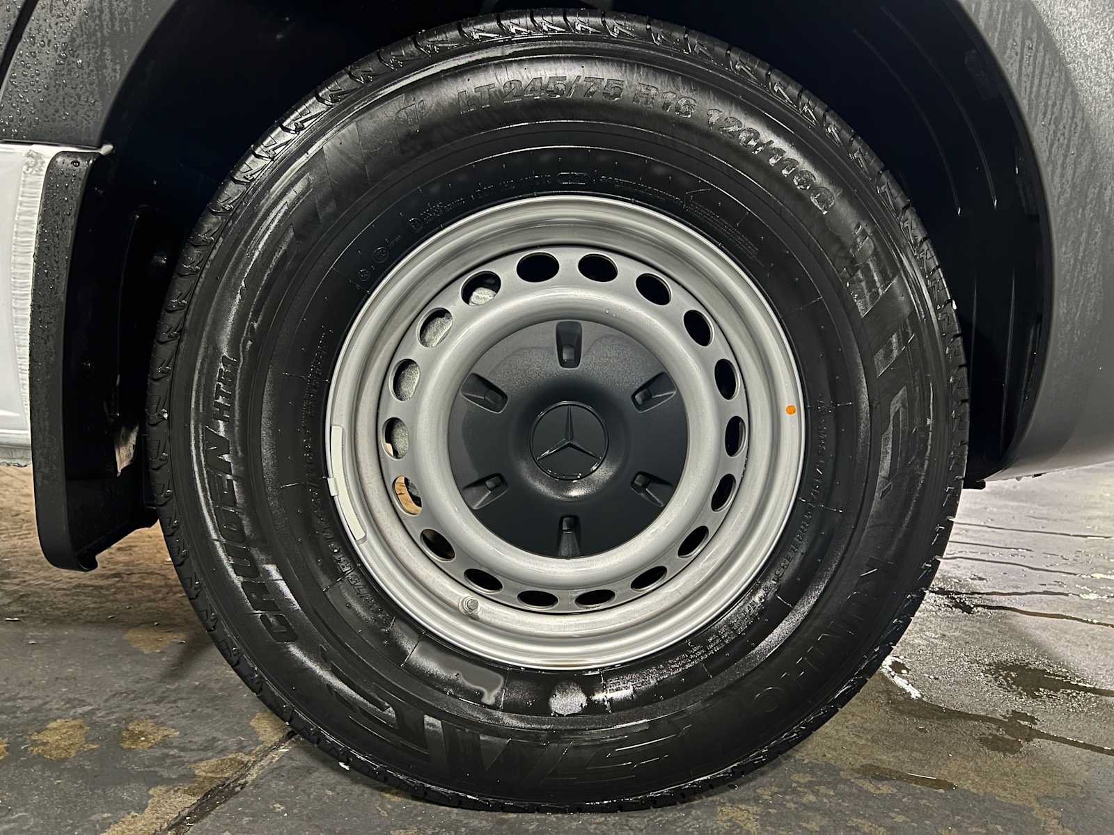 New 2025 Mercedes-Benz eSprinter 144 Cargo image 9