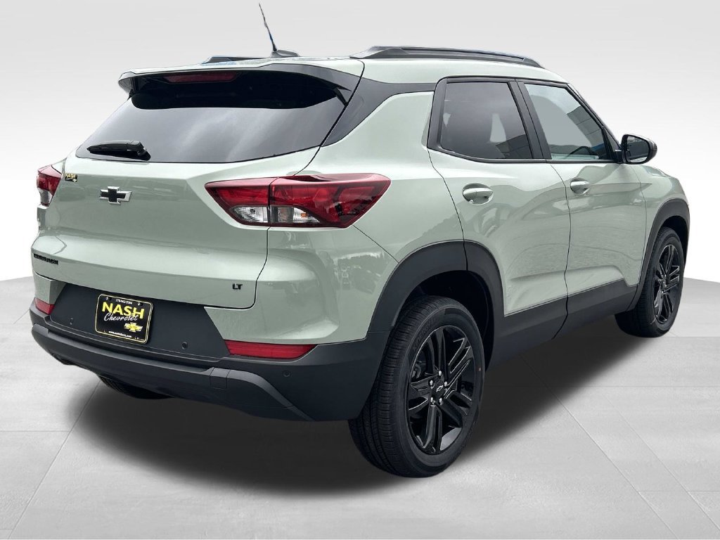 New 2026 Chevrolet TrailBlazer LT w/ Midnight Edition FWD image 3