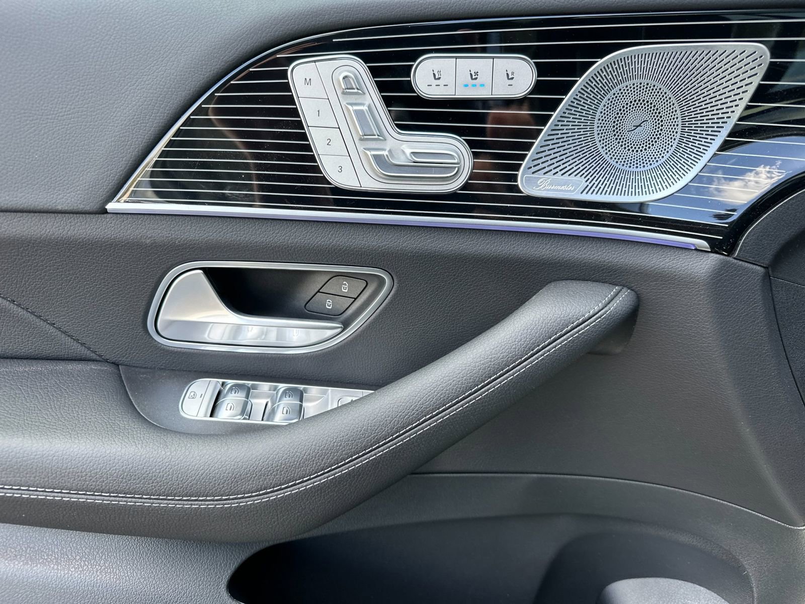 New 2025 Mercedes-Benz GLS 450 4MATIC image 11