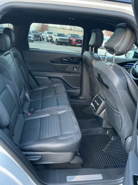 Used 2024 Lincoln Nautilus Reserve w/ Equipment Group 202A image 11