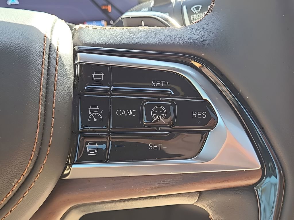 Used 2025 Jeep Grand Cherokee Summit image 35