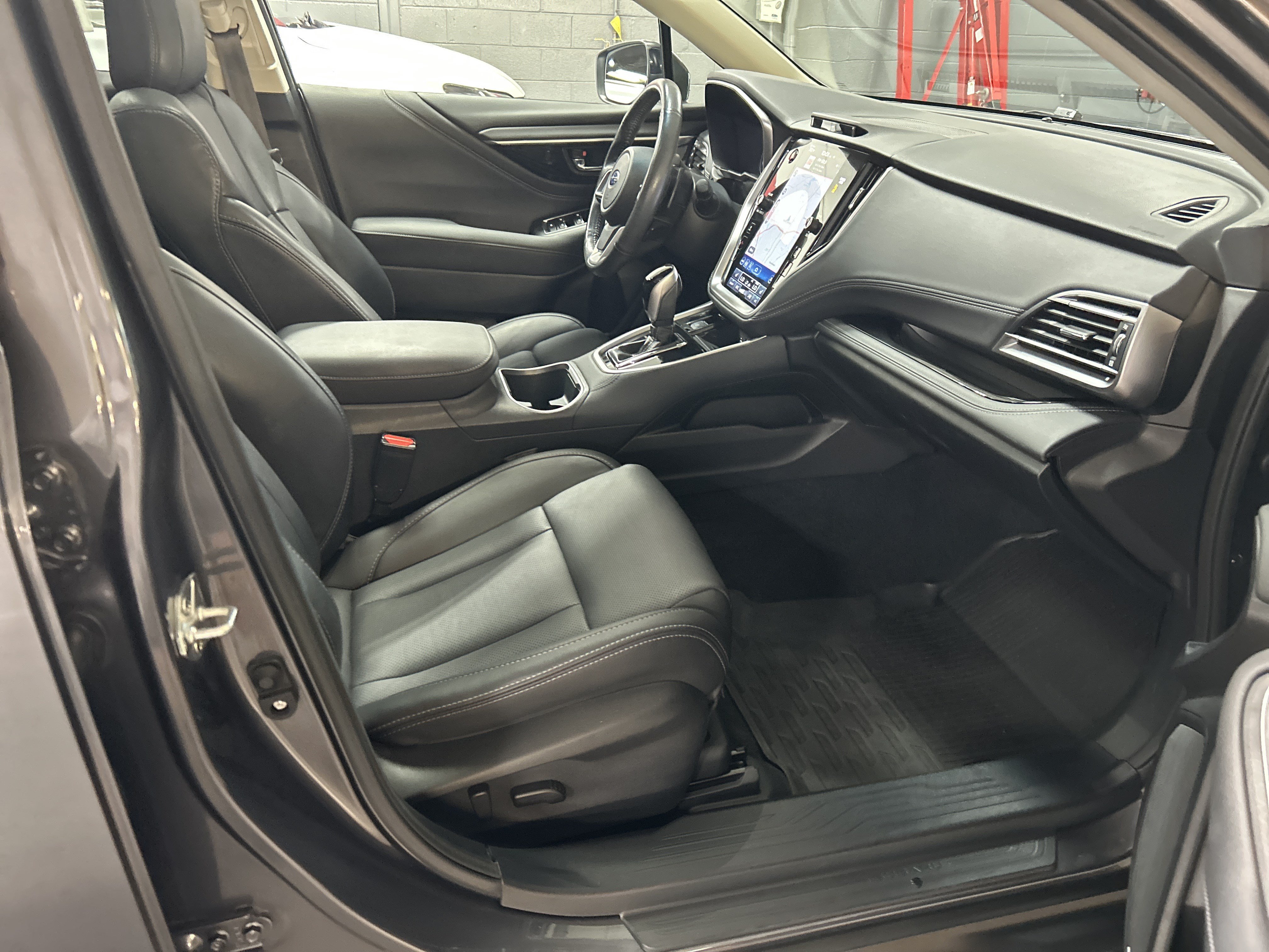 Used 2022 Subaru Outback Limited XT w/ Tech Package 3 AWD/4WD image 33